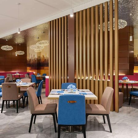 Novotel Guangzhou Baiyun Airport - Canton Fair Free Shuttle Bus & Official Registration Agency المظهر الخارجي الصورة