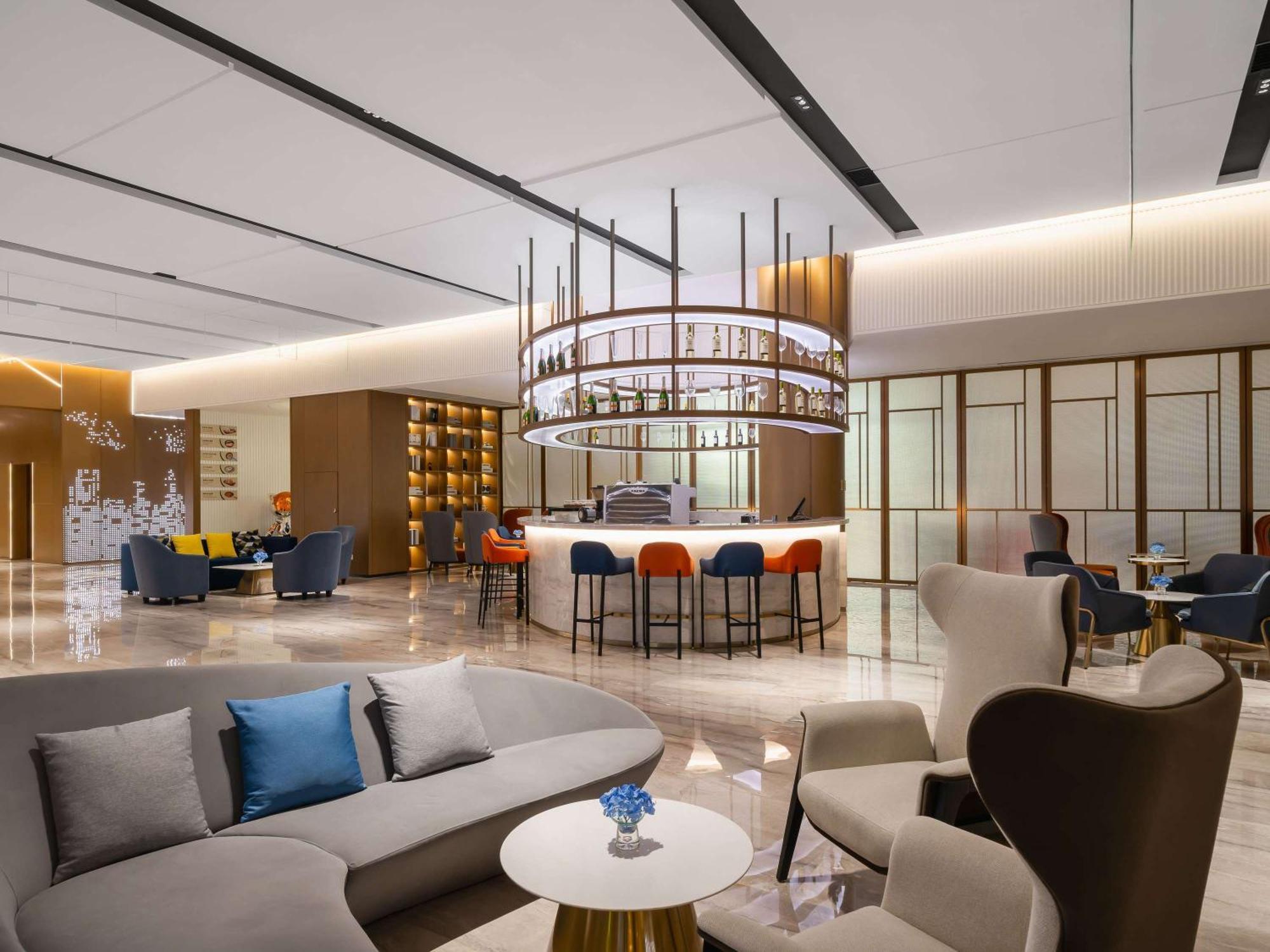 Novotel Guangzhou Baiyun Airport - Canton Fair Free Shuttle Bus & Official Registration Agency المظهر الخارجي الصورة